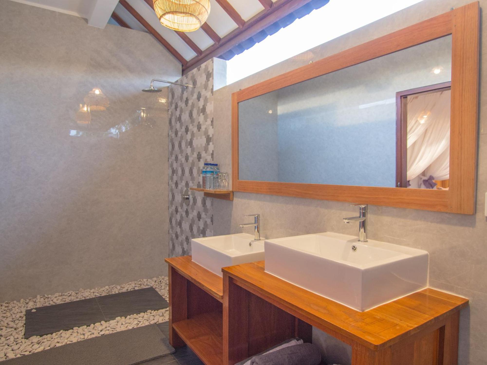 Coco Breeze Spa Hotel Gili Air Esterno foto