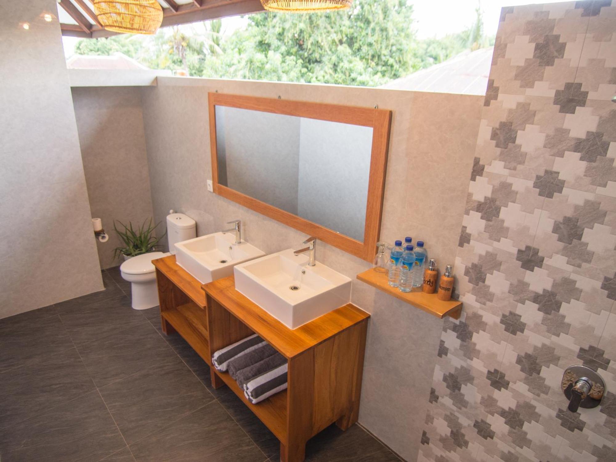 Coco Breeze Spa Hotel Gili Air Esterno foto